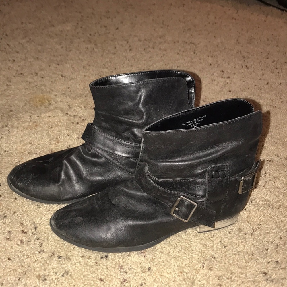 Black short boots